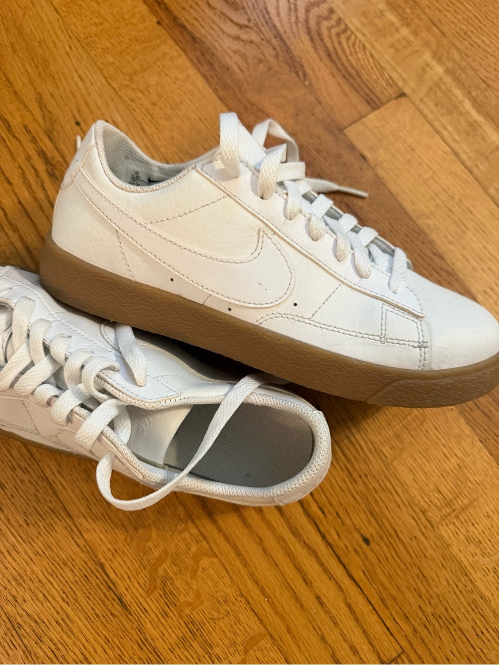 Nike Women's White Leather Sneakers with Gum Outsole - Picture 2 of 4
